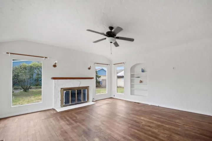 508 4th Street, Pacific Grove, California 93950
