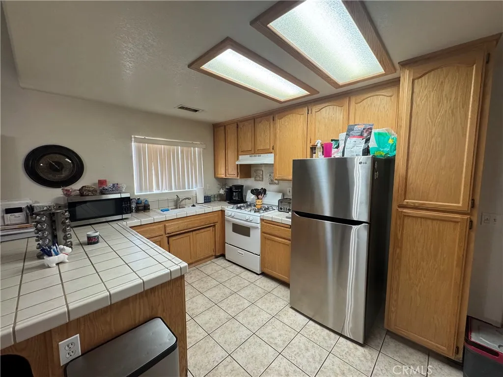 20152 Serrano Road, Apple Valley, California 92307 home-pic-11