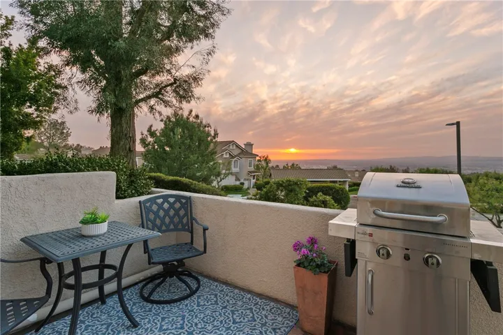 1041 S Daybreak Court, Anaheim Hills, California 92808