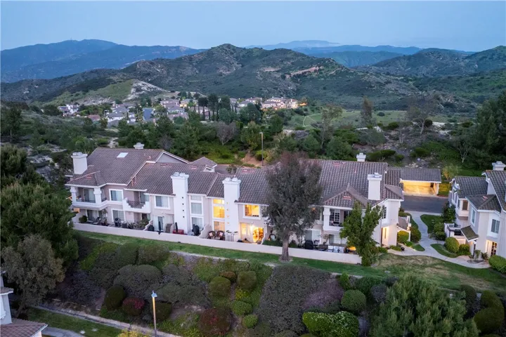 1041 S Daybreak Court, Anaheim Hills, California 92808