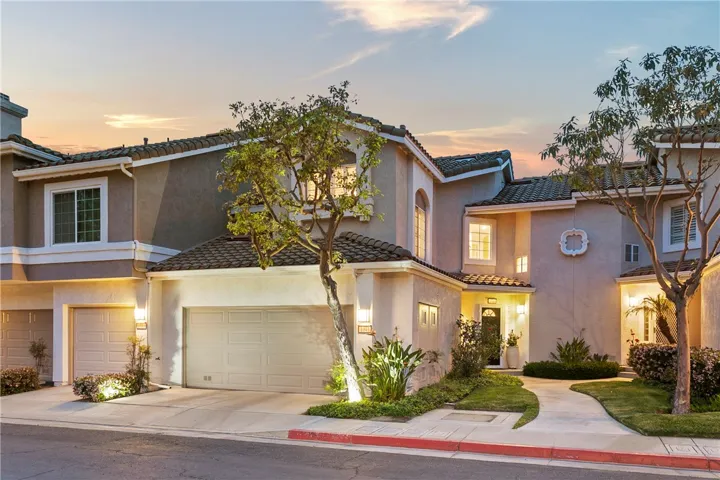 1041 S Daybreak Court, Anaheim Hills, California 92808