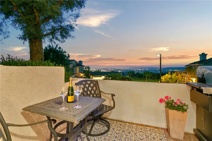 1041 S Daybreak Court, Anaheim Hills, California 92808
