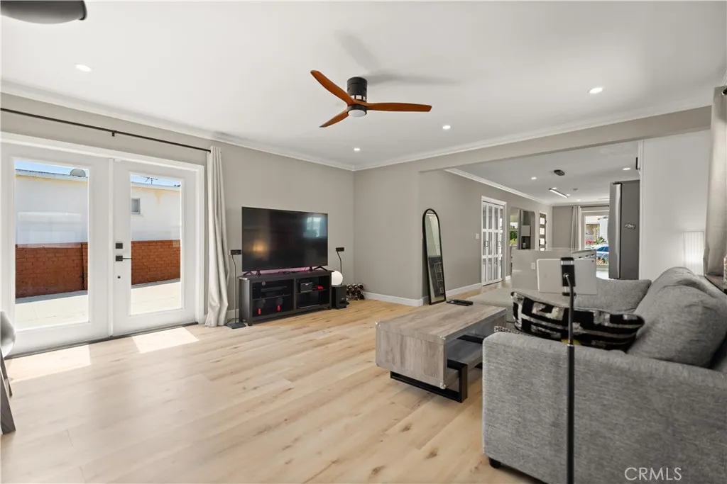 8112 Airlane Avenue, Los Angeles, California 90045 home-pic-7