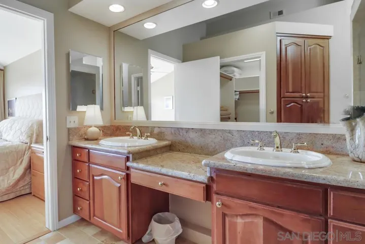 2077 Caminito Capa, La Jolla, California 92037