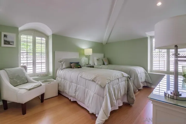 2077 Caminito Capa, La Jolla, California 92037
