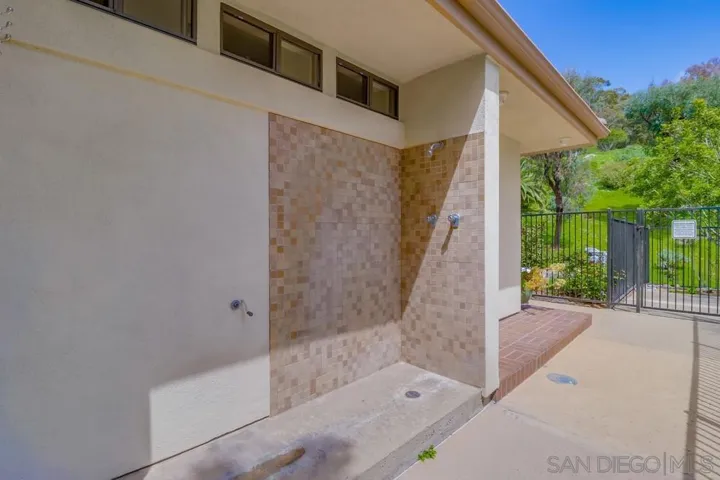 2077 Caminito Capa, La Jolla, California 92037