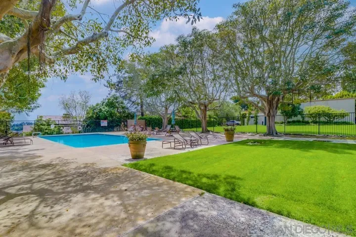 2077 Caminito Capa, La Jolla, California 92037