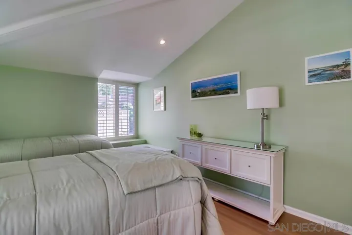 2077 Caminito Capa, La Jolla, California 92037
