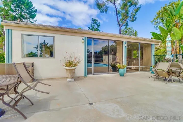2077 Caminito Capa, La Jolla, California 92037