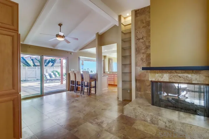 2077 Caminito Capa, La Jolla, California 92037