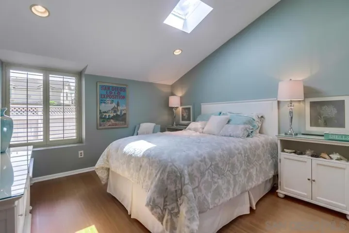 2077 Caminito Capa, La Jolla, California 92037