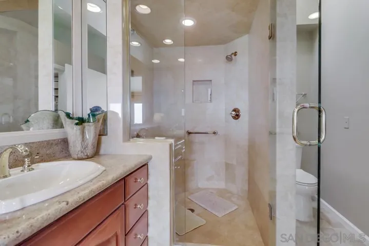 2077 Caminito Capa, La Jolla, California 92037