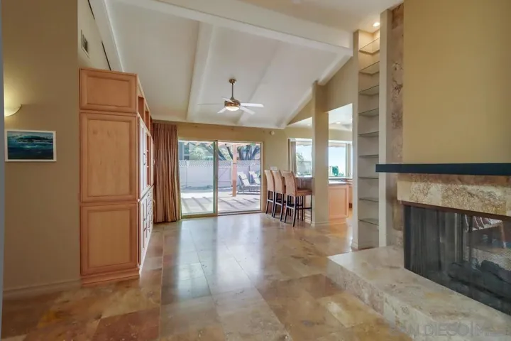 2077 Caminito Capa, La Jolla, California 92037