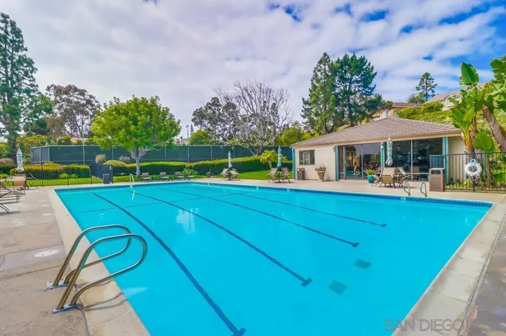 2077 Caminito Capa, La Jolla, California 92037