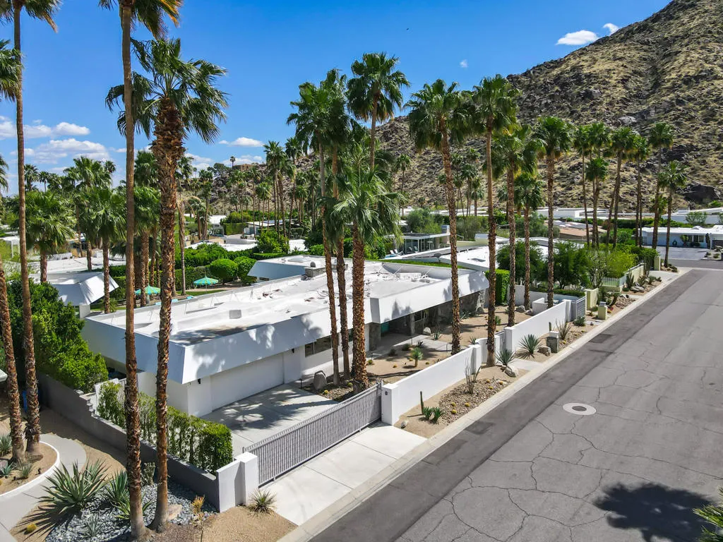 670 N Rose Avenue, Palm Springs, California 92262 home-pic-0