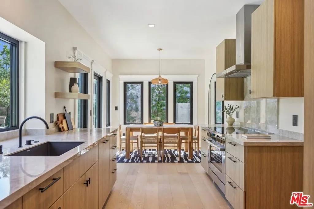 1812 N Kenmore Avenue, Los Angeles, California 90027 home-pic-11