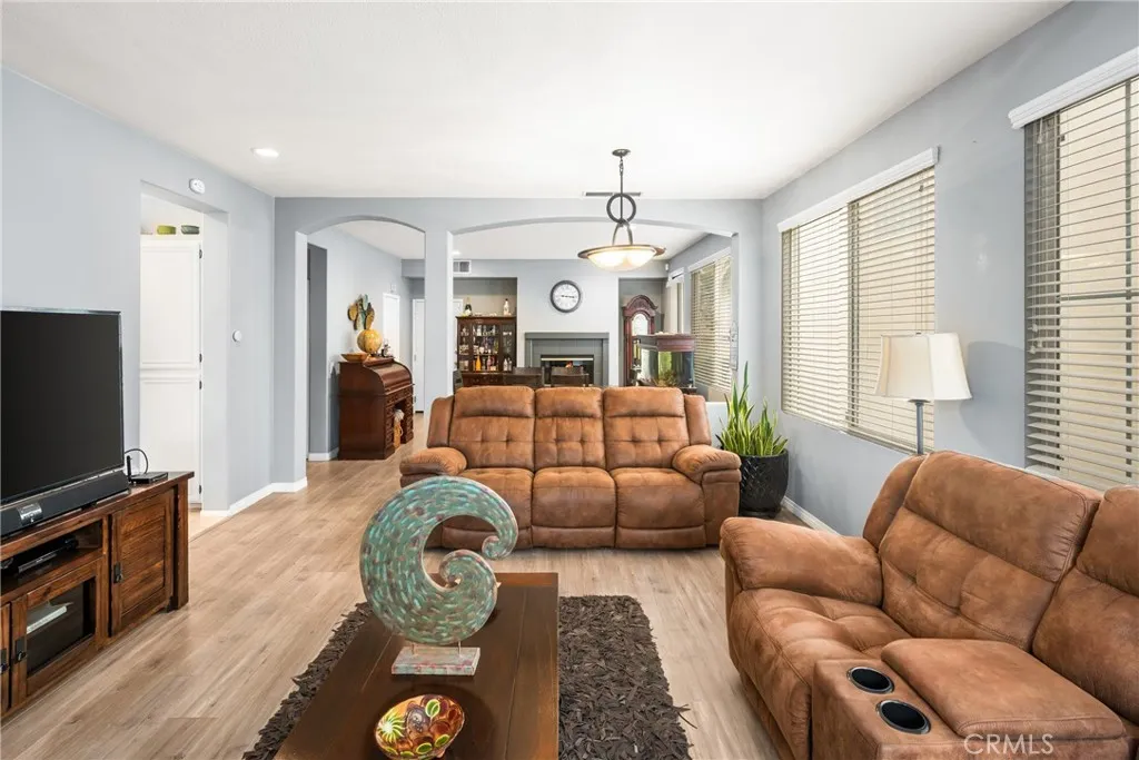 17634 Mulberry Drive, Carson, California 90746 home-pic-5