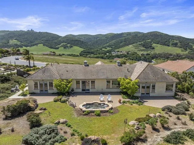 966 Calle Cruz, San Juan Bautista, California 95045