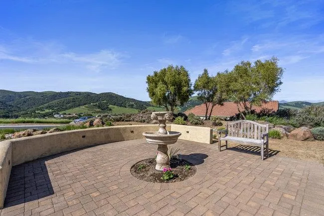 966 Calle Cruz, San Juan Bautista, California 95045
