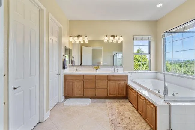 966 Calle Cruz, San Juan Bautista, California 95045