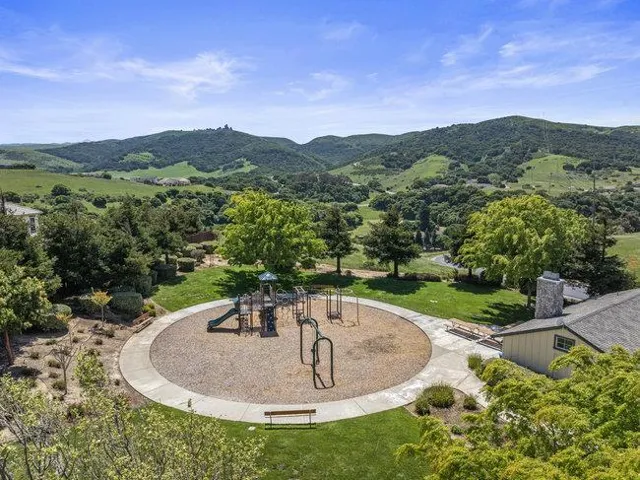 966 Calle Cruz, San Juan Bautista, California 95045