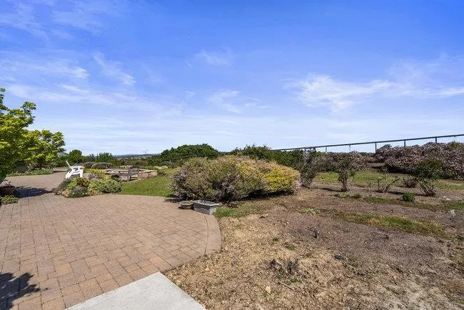 966 Calle Cruz, San Juan Bautista, California 95045