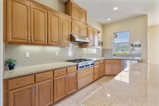 966 Calle Cruz, San Juan Bautista, California 95045