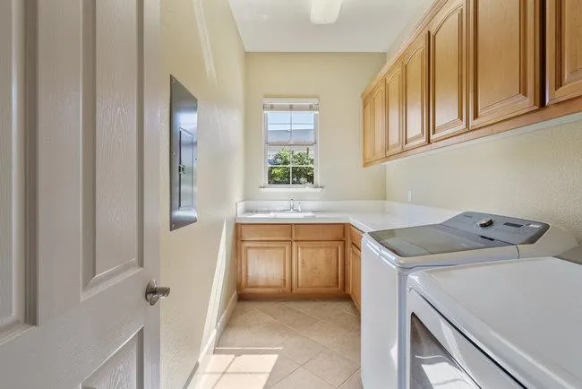 966 Calle Cruz, San Juan Bautista, California 95045