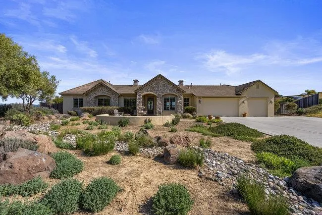966 Calle Cruz, San Juan Bautista, California 95045