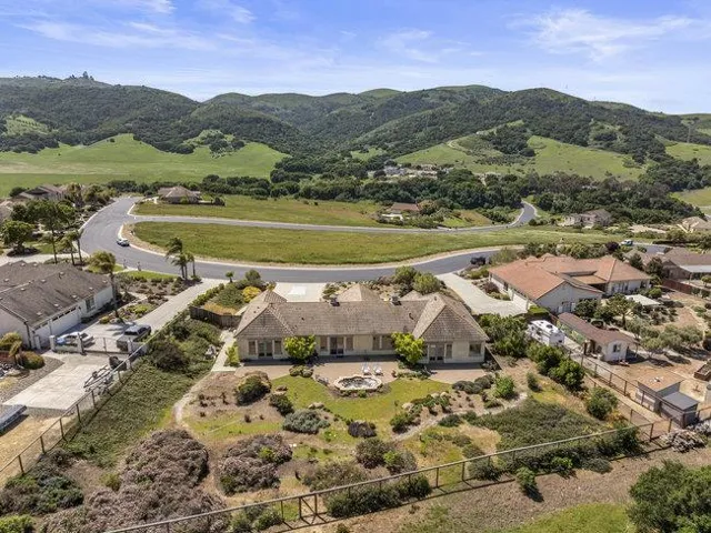 966 Calle Cruz, San Juan Bautista, California 95045