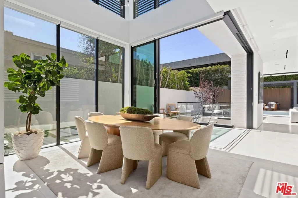 137 S Wetherly Drive, Beverly Hills, California 90211 home-pic-4