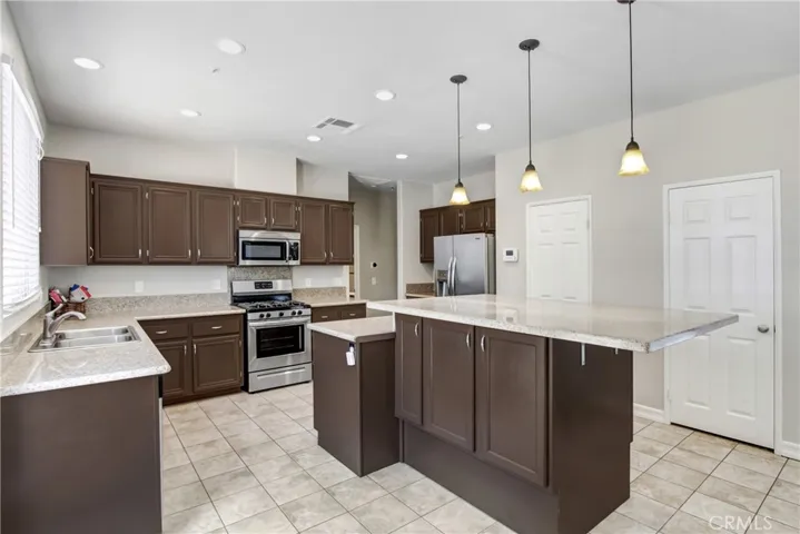 7184 Almeria Avenue, Fontana, California 92336