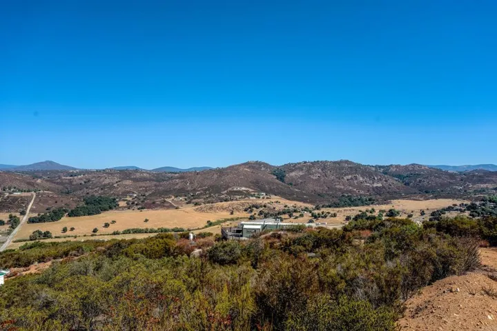 19 .3 Swan Road, Ramona, California 92065