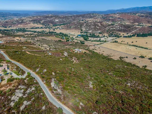 19 .3 Swan Road, Ramona, California 92065