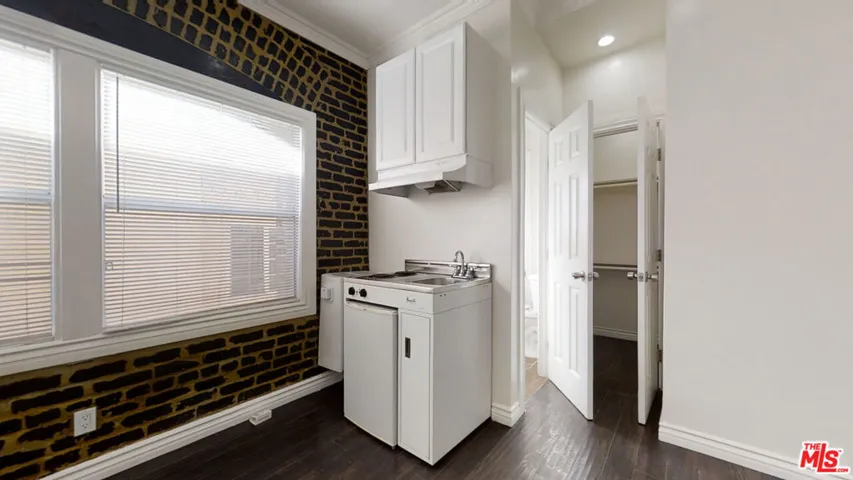 738 New Hampshire Avenue 103, Los Angeles, California 90005