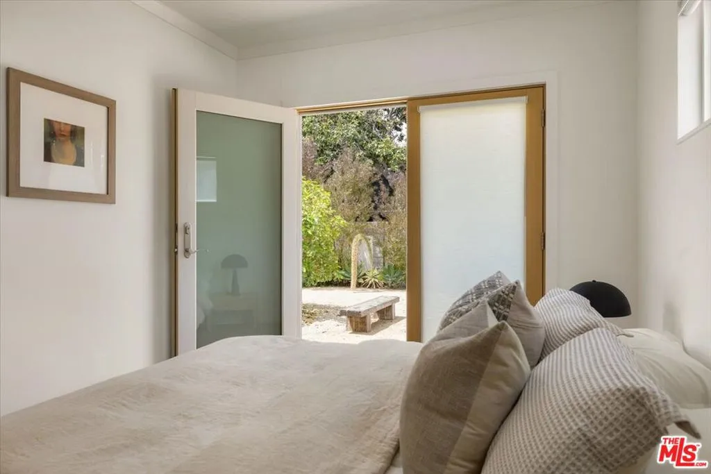 2950 Finch Street, Los Angeles, California 90039 home-pic-20