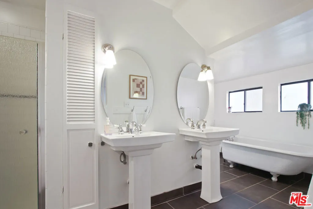 1616 W 25th Street, Los Angeles, California 90007 home-pic-22