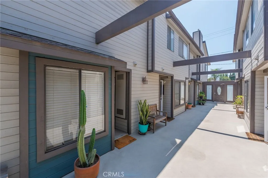 1600 Redondo Avenue 4, Long Beach, California 90804 home-pic-24