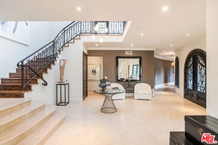 1744 Stone Canyon Road, Los Angeles, California 90077
