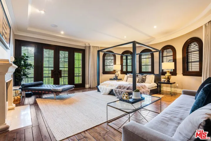 1744 Stone Canyon Road, Los Angeles, California 90077