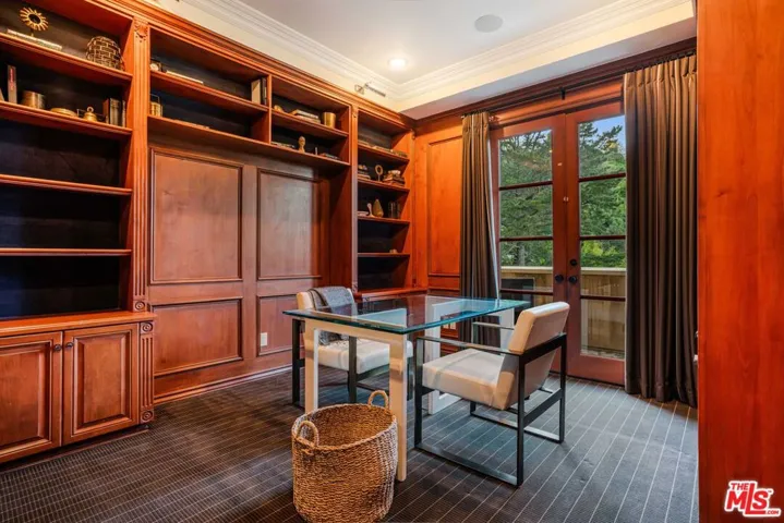1744 Stone Canyon Road, Los Angeles, California 90077