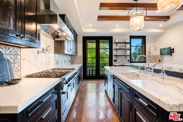 1744 Stone Canyon Road, Los Angeles, California 90077