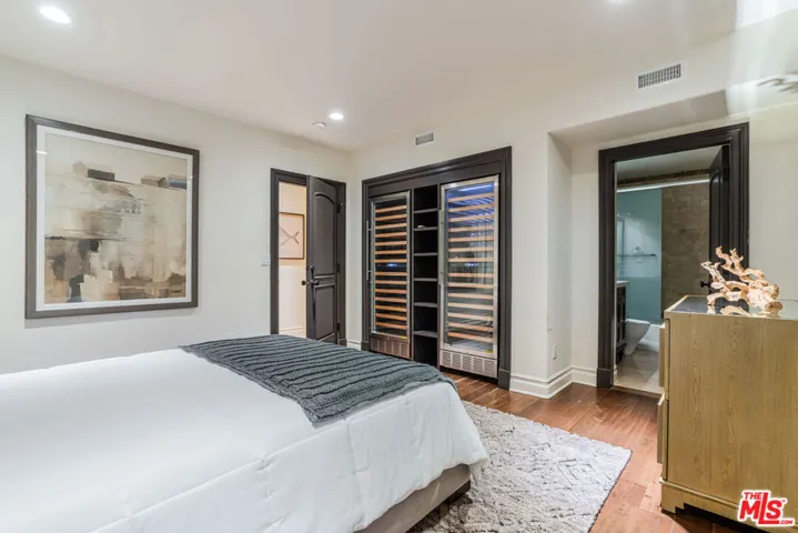 1744 Stone Canyon Road, Los Angeles, California 90077