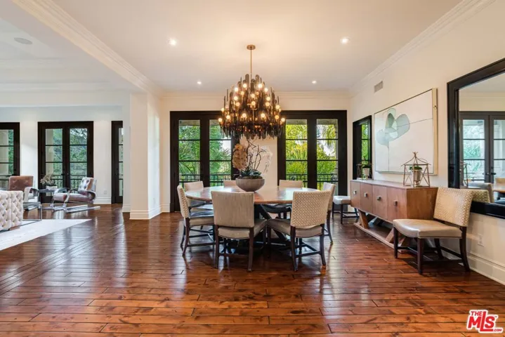 1744 Stone Canyon Road, Los Angeles, California 90077