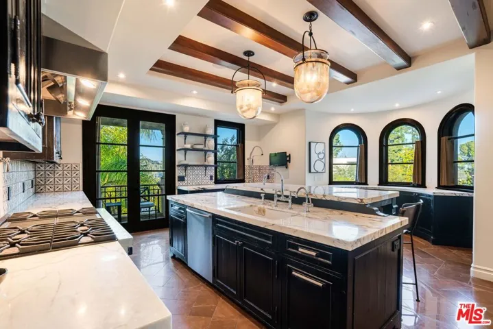 1744 Stone Canyon Road, Los Angeles, California 90077
