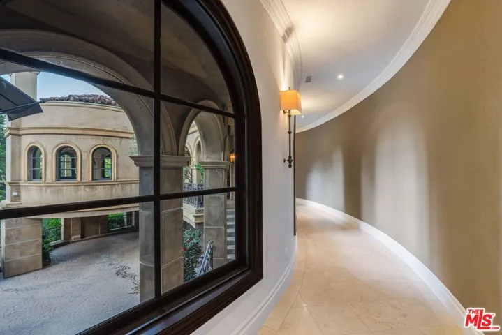 1744 Stone Canyon Road, Los Angeles, California 90077