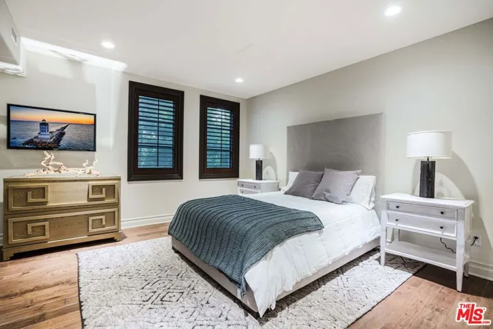 1744 Stone Canyon Road, Los Angeles, California 90077