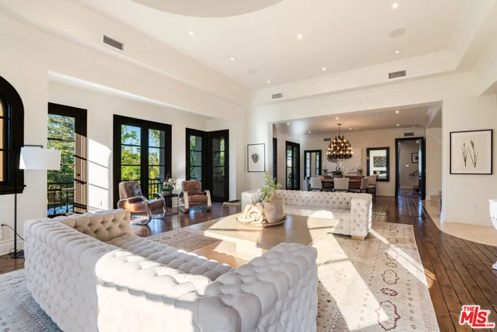 1744 Stone Canyon Road, Los Angeles, California 90077