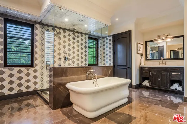 1744 Stone Canyon Road, Los Angeles, California 90077