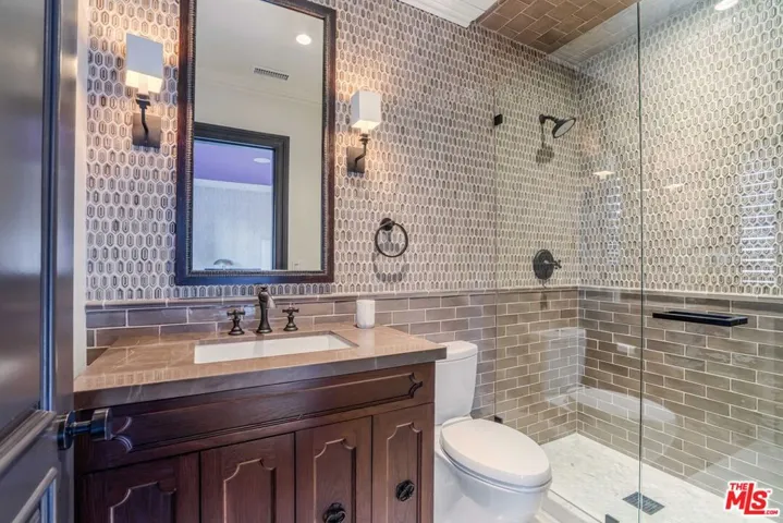 1744 Stone Canyon Road, Los Angeles, California 90077